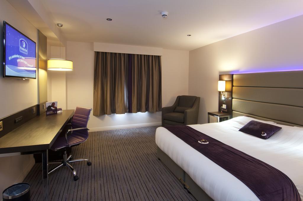 Premier Inn Aberdeen Airport - Dyce Habitación foto