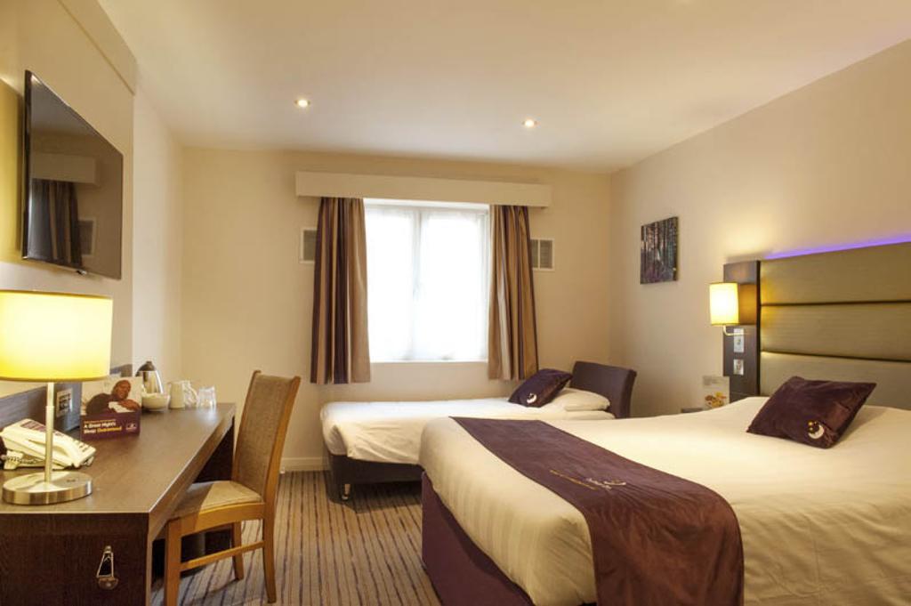 Premier Inn Aberdeen Airport - Dyce Habitación foto