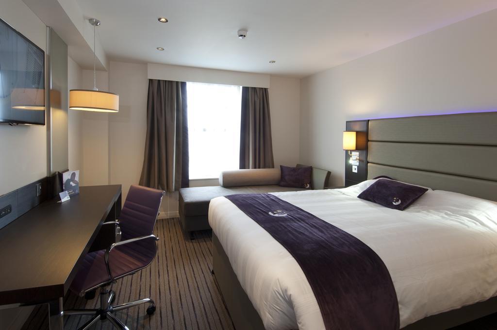 Premier Inn Aberdeen Airport - Dyce Habitación foto