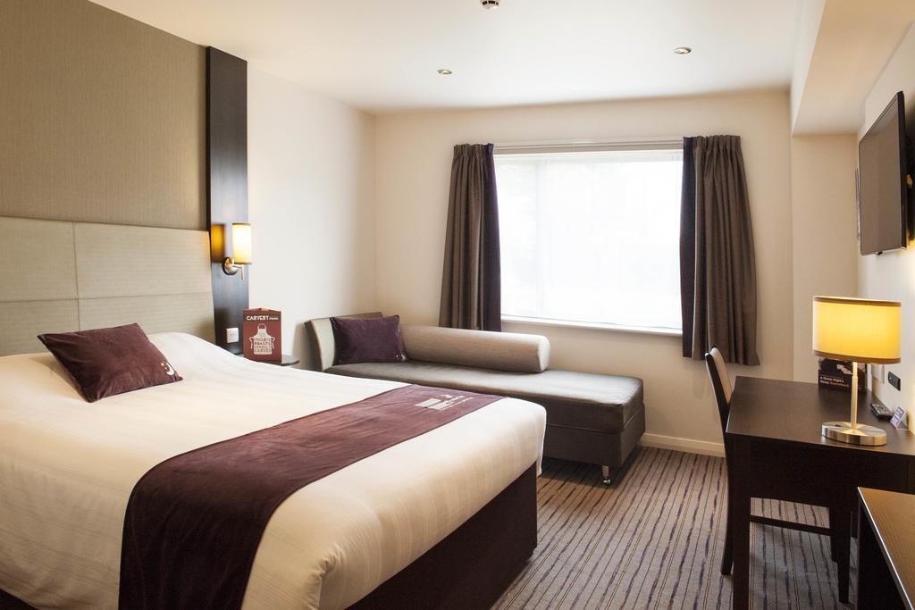 Premier Inn Aberdeen Airport - Dyce Habitación foto